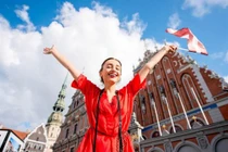 Nơi nhiều phụ nữ đẹp nhất, mà 1 anh có thể lấy... 10 vợ