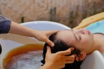 5 thời điểm gội đầu nguy kịch đến sức khỏe không phải ai cũng biết