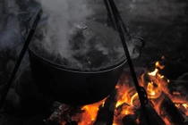 Xác bé gái trong nồi sắt và sự thật "dị" không ai ngờ nổi...