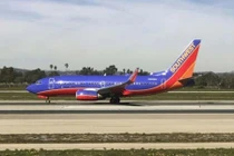 Máy bay báo hoãn khẩn cấp và lý do ai cũng cảm kích