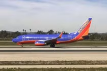 Máy bay báo hoãn khẩn cấp và lý do ai cũng cảm kích