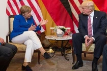 “Sóng gió” bủa vây 2 bờ Đại Tây Dương làm đồng minh Mỹ - Âu chao đảo