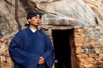 Đắng lòng dị nhân lên núi ẩn dật học võ để trả thù bạn gái 