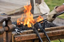 Dụ dỗ tình dục trai trẻ không thành, cô gái làm chuyện rùng rợn...