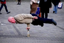 “Dụi đỏ mắt” hình ảnh ấn tượng khó tin nhưng có thật (3)