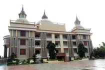 Choáng ngợp dinh thự lớn nhất Nam Bộ của đại gia Trầm Bê