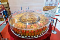 Choáng váng bánh trung thu siêu to khổng lồ kỷ lục 365kg