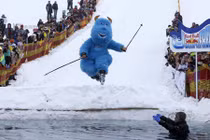 Phát sốt với cuộc thi trượt tuyết kỳ quặc nhất thế giới