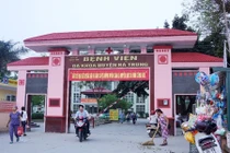 Thanh Hóa: Bé sơ sinh suýt bị chôn sống có tiên lượng xấu