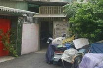 Xác em bé phân hủy trong nhà và sự thật kinh hoàng phía sau