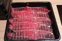 Chàng trai "khóc thét" thấy miếng thịt trong suốt cho nồi lẩu và sự thật...