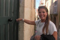 Mua nhà 3 tầng chỉ 26 nghìn đồng, người phụ nữ gây choáng váng