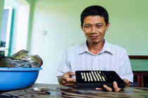 Kho báu dưới đáy ao, anh nông dân trúng mánh 3,5 tỷ/năm 