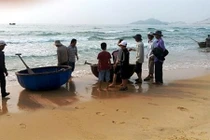 Tắm biển, 3 học sinh chết đuối