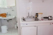 Nhà vệ sinh để thế này, vợ chồng bất hoà, làm ăn lụi bại