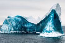 Cực độc tảng băng ngọc lục bảo tuyệt mỹ ở Nam Cực