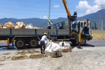 Phó chủ tịch Hà Tĩnh: Tạm dừng chuyển chất thải khỏi Formosa 