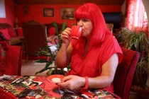 "Dị nhân" ám ảnh màu đỏ, mê điên cuồng suốt 40 năm 