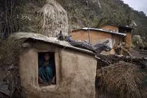 Bị đuổi vì có "kinh", hai mẹ con chết ngạt vì điều đáng sợ