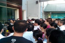 Khủng hoảng vaccine hay khủng hoảng niềm tin?