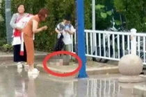 Nữ sinh 15 tuối sinh nở ven đường, bà ngoại làm điều đáng sợ 