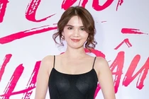 Ngọc Trinh tung ảnh "em chưa 18" "dằn mặt" antifan