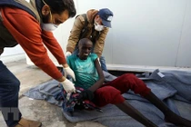 Libya giải cứu hơn 400 người di cư đang trôi dạt trên biển