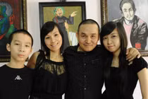 'Vua hài' Xuân Hinh thề thốt 'một lòng thờ vợ kính con'