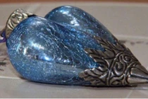 Mua trang sức cũ, "sốc" khi phát hiện sự thật ẩn bên trong 