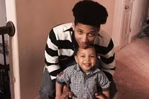 Hí hửng gặp bố đẻ, không ngờ người bố lại tàn nhẫn ra tay thế này...