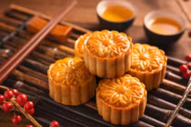 Ăn quá nhiều bánh Trung thu, người đàn ông gặp chuyện kỳ quái