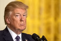 Tỷ lệ ủng hộ Tổng thống Mỹ Donald Trump sụt giảm vì chính sách nhập cư