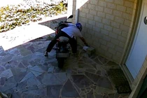 Mất quà Giáng sinh quá nhiều, người phụ nữ nghĩ chiêu độc...