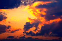 Xôn xao sự xuất hiện của những đám mây lửa