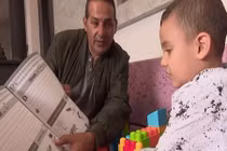 Chuyện lạ hôm nay: Bé 3 tuổi nói tiếng Anh vanh vách dù chưa học 