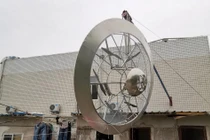 Chuyện lạ hôm nay: Tự làm đĩa bay, người đàn ông bị tóm bởi....