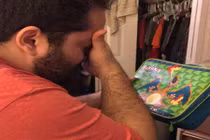 Nhận hộp cơm trưa của bạn gái, chàng trai khóc nức nở vì...