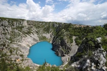 Giải bí ẩn hồ nước tuyệt đẹp nhưng ai cũng chết khiếp 