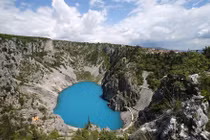 Giải bí ẩn hồ nước tuyệt đẹp nhưng ai cũng chết khiếp 