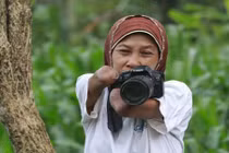 Nữ nhiếp ảnh gia không tay và nghị lực gây khâm phục 