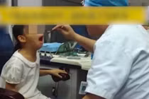 Nghi vợ “ăn vụng”, chồng đem con gái đi xét nghiệm rồi tá hỏa...