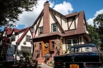 Nhà cũ của ông Donald Trump hạ giá nhưng vẫn ế 