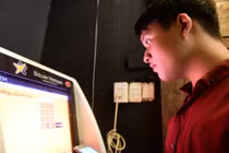 Bitcoin 'quá nhanh, quá nguy hiểm': tăng 2.000 USD trong 2 ngày