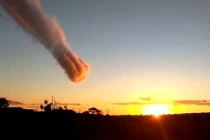 Nhà khoa học lý giải đám mây như thiên thạch “tấn công” Trái đất