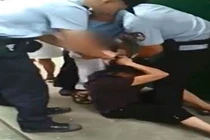 Cháu trai mè nheo mua đồ chơi, làm ra điều kinh khủng này...