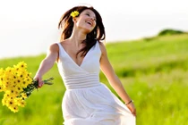 Muốn một chàng yêu thương mình thì hãy… quên đàn ông đi