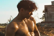 Chàng trai 50kg lột xác thành 'soái ca' 6 múi sau 1 năm tập luyện 