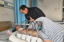 Giết lợn mừng sinh nhật, người đàn ông bị lợn giáng đòn kinh hoàng