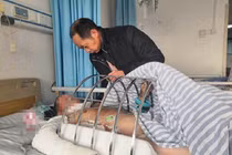 Giết lợn mừng sinh nhật, người đàn ông bị lợn giáng đòn kinh hoàng