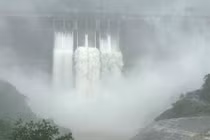 Thủy điện Bản Vẽ xả lũ đúng quy trình, người dân vẫn chưa thể về nhà